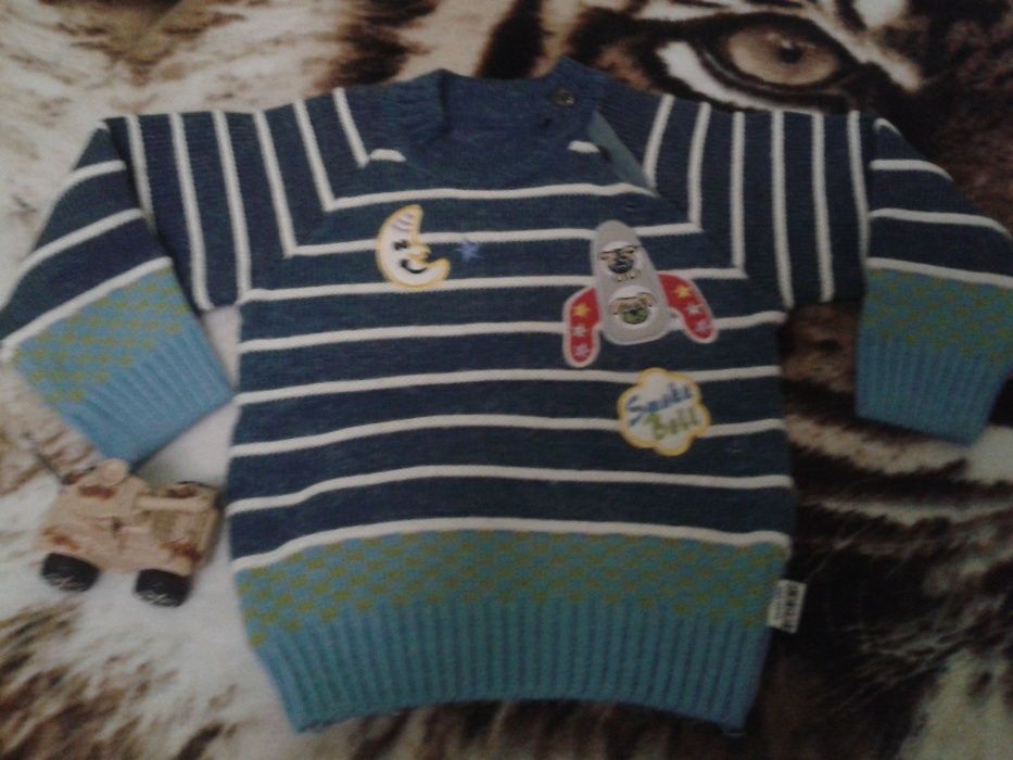 Свитерок натуральный мальчику 2-3 лет