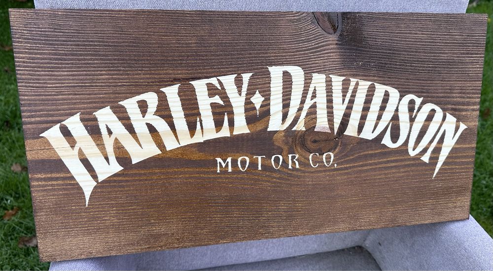 Deski ozdobne z logo Harley Davidson