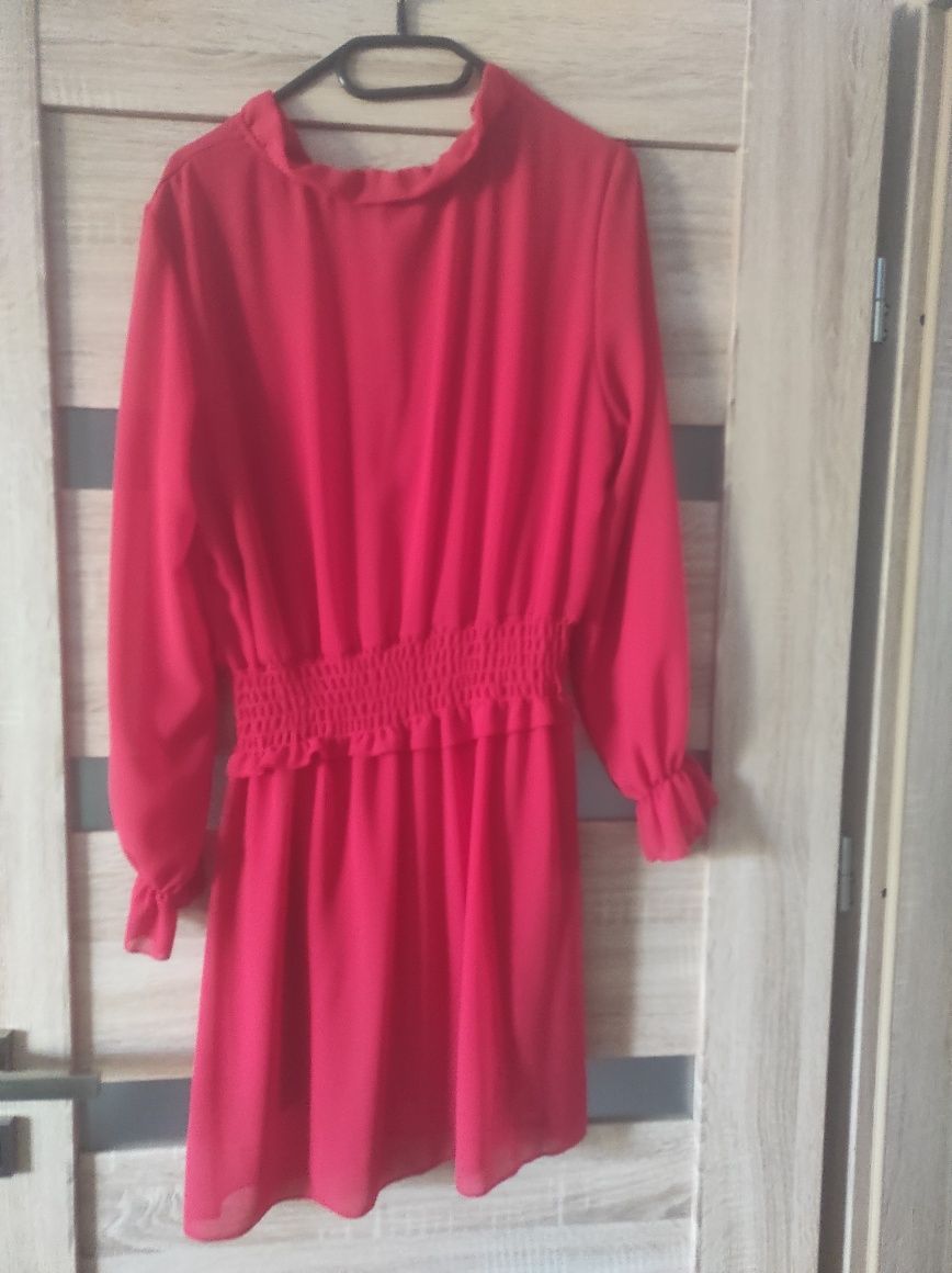 Czerwona sukienka z długim rękawem rozmiar S