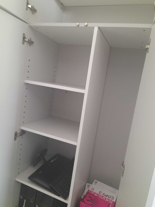 Móvel de escritório, Mesa redonda de reuniões, Cadeira de escritório