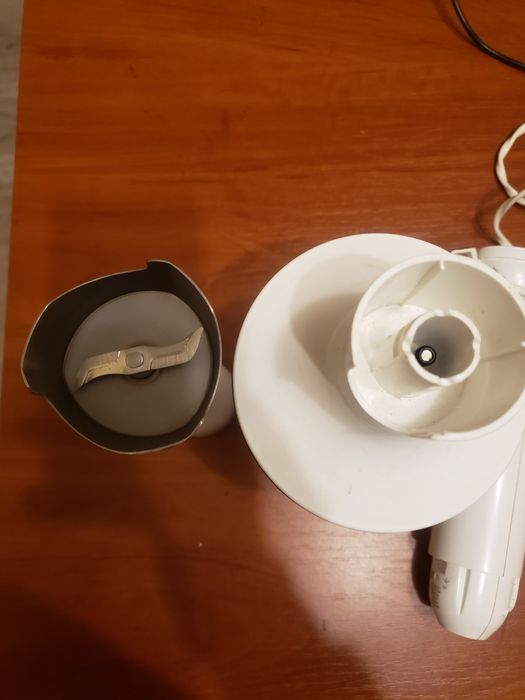 Блендер Phillips hr2644 700W