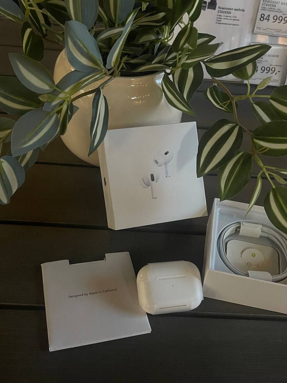 Новенькі AirPods pro 2