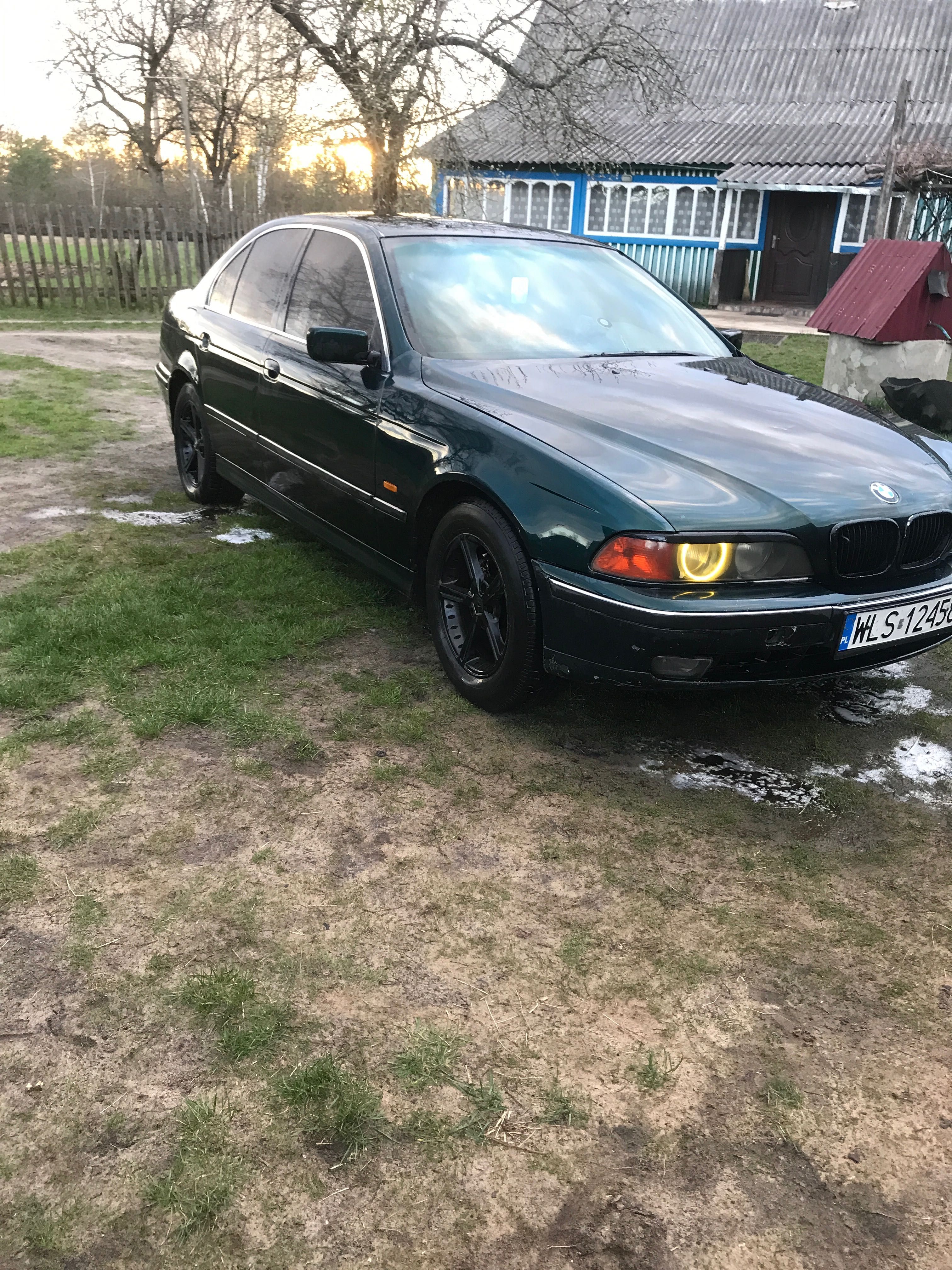 Продам машину BMW