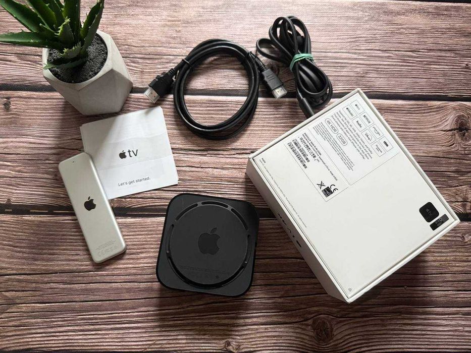 Apple TV 4K 32Gb A1842 Чудовий стан