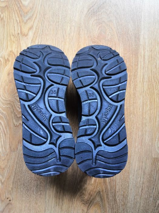 Mix 3 szt tanio 134 cm buty półbuty Superfit 35 spodnie dresowe jeansy