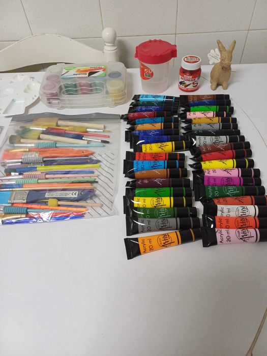Conjunto de pintura com 180 utensílios