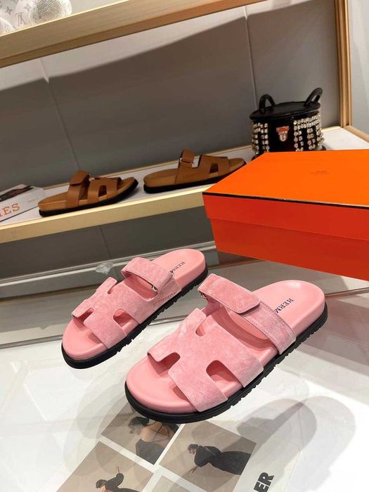 Klapki HERMES Chyre wyszukany design na lato buty