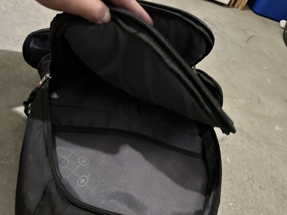 Mochila preta grande