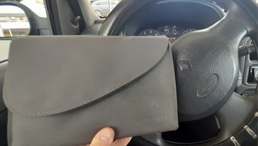 Renault Clio II 1.2 – Ano 2001 | Econômico