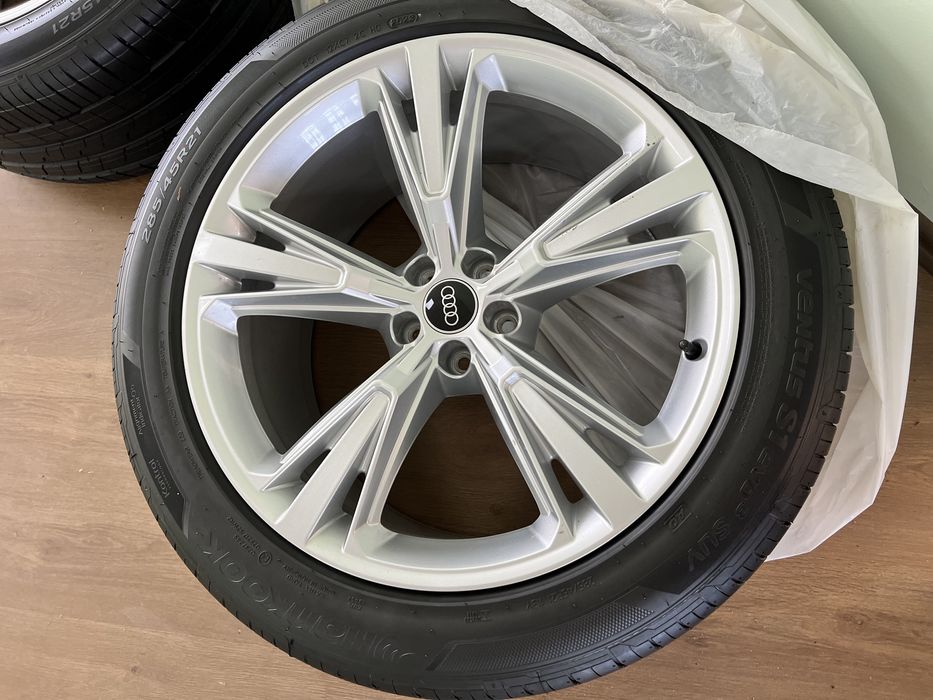 Колеса R21 в зборі на Audi Q8