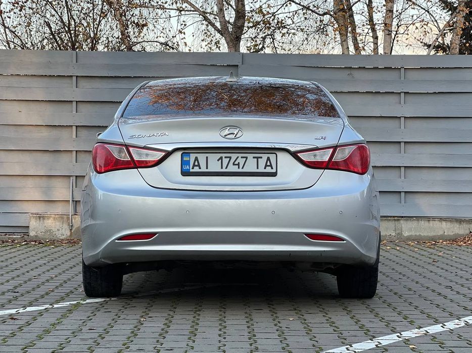 Hyundai Sonata YF