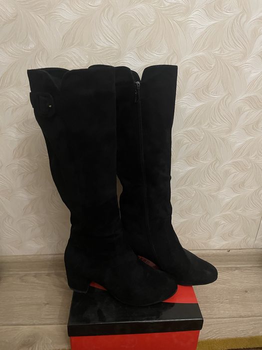 Продам женские сапоги