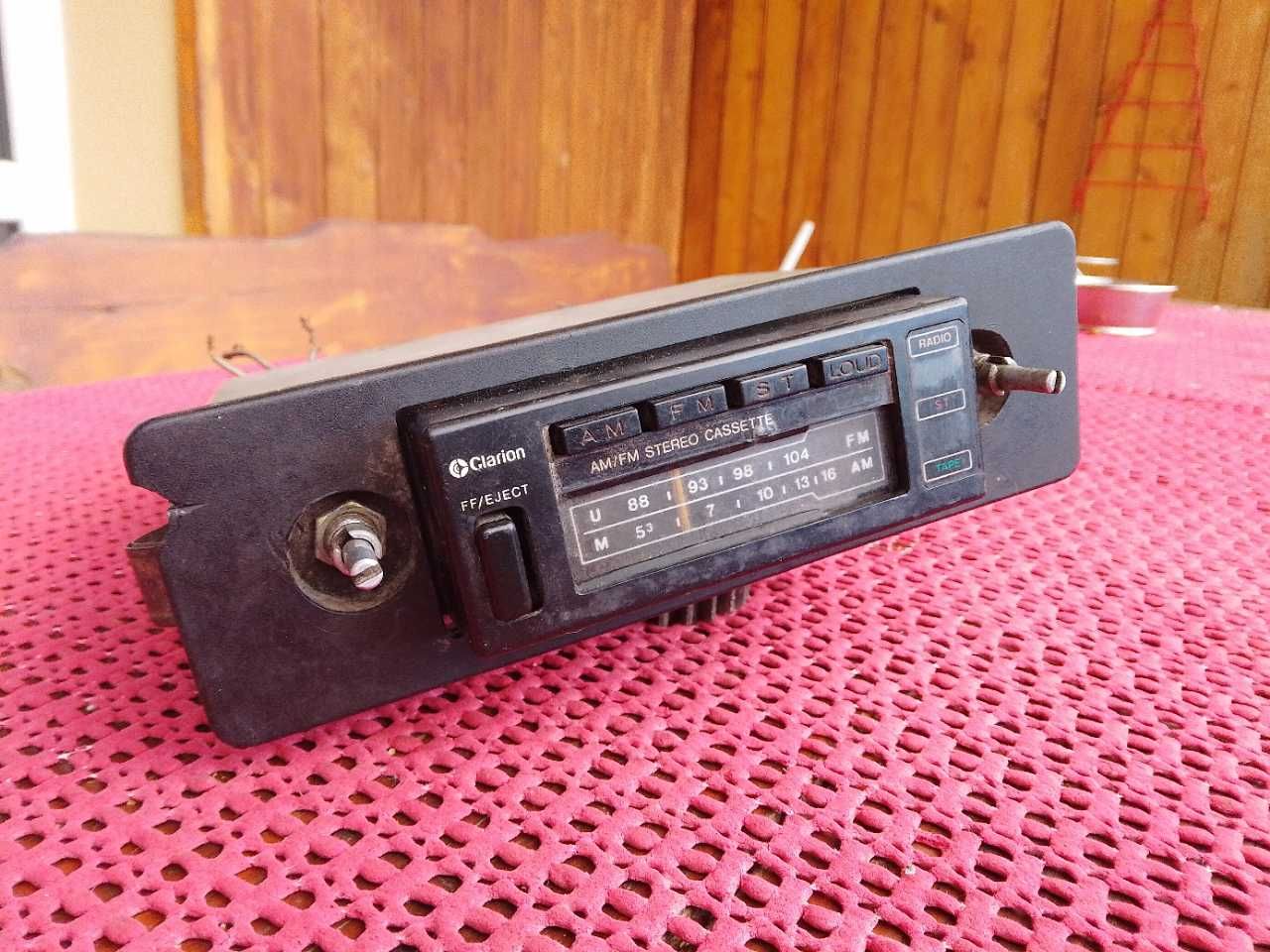 Stare zabytkowe radio samochodowe radioodtwarzacz Clarion PE-695B