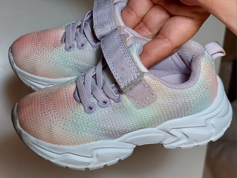 3 pares n°24 adidas, Primark e Mo