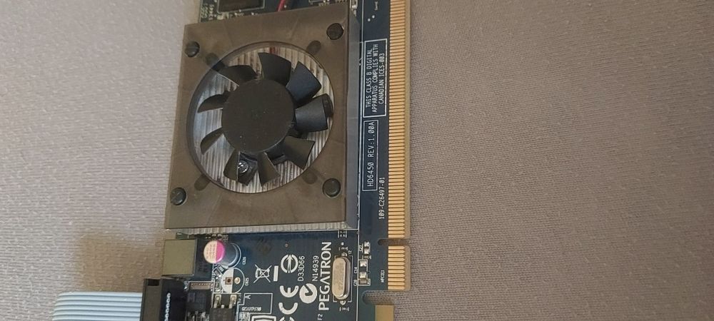 Karta graficzna Pegatron Radeon HD6450 1GB DDR3 64-bit HDMI DVI D-Sub