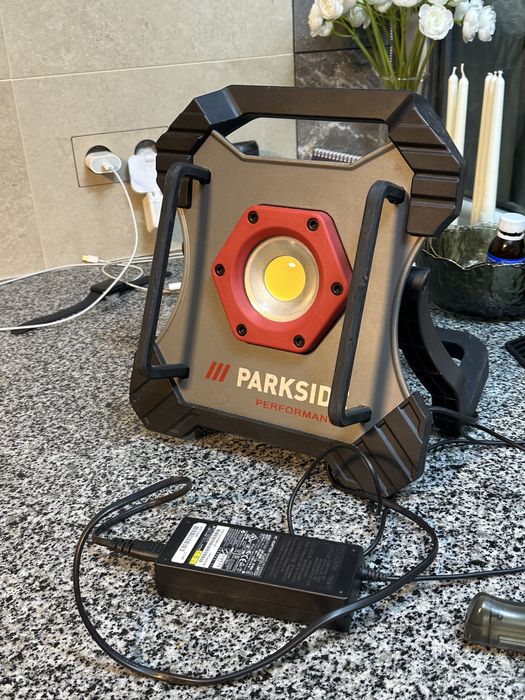 parkside прожектор 10 lm із блоком на 220v