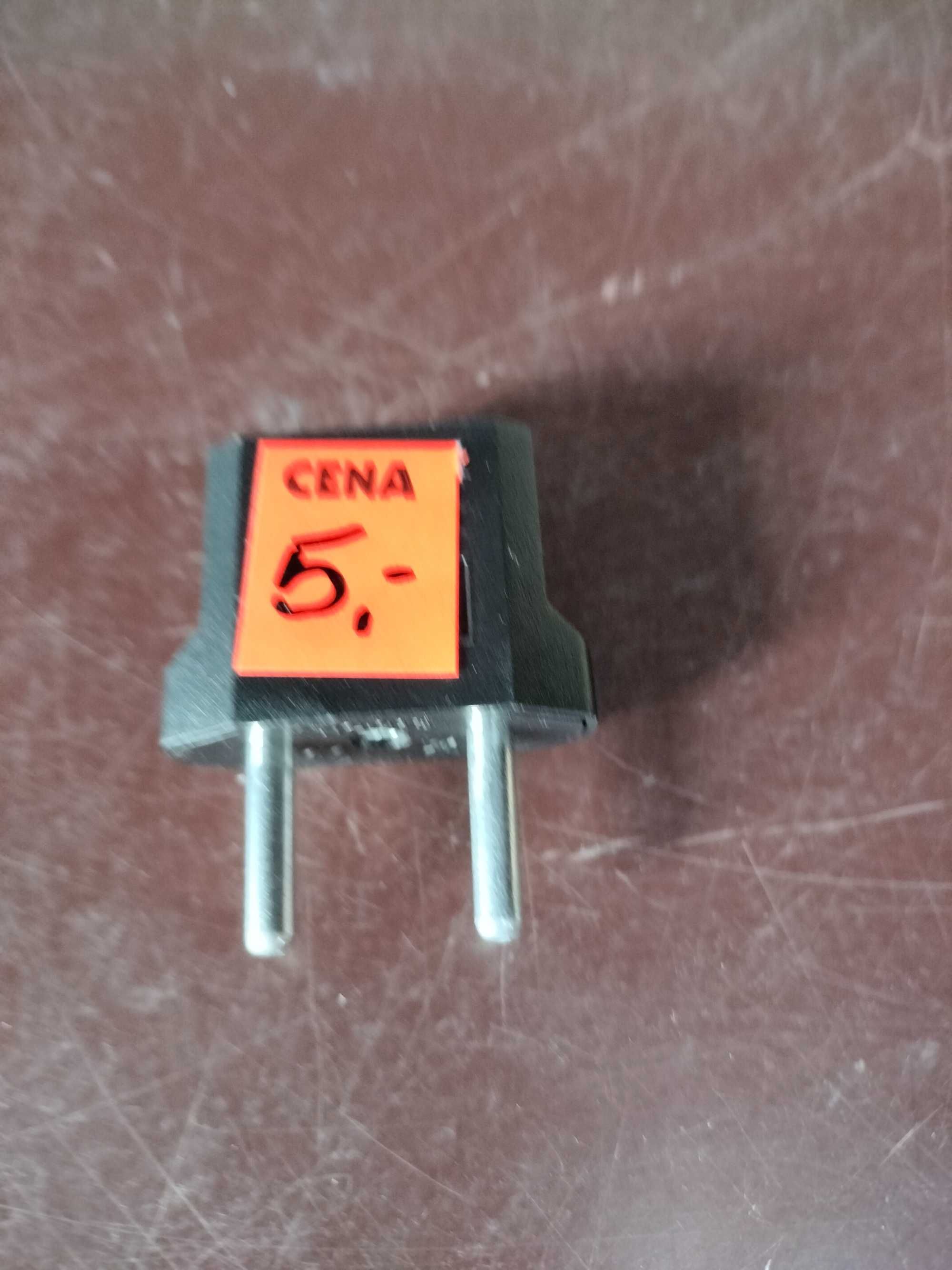 Adapter podróżny PRZEJŚCIÓWKA wtyk PL - gniazdo USA czarny