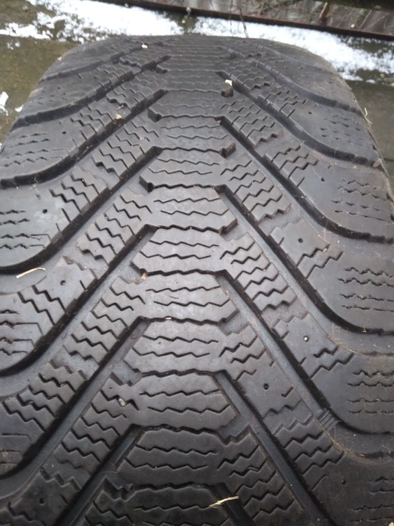Шина зимова GOODYEAR 255/55 r19
