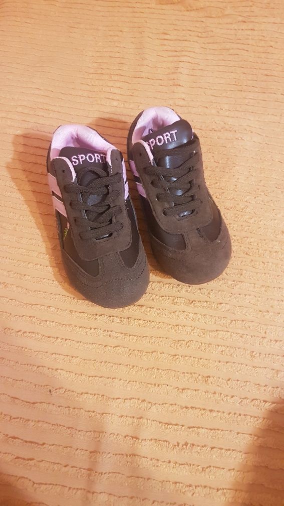 Buty codzienne, sportowe dla dziecka rozmiar 30