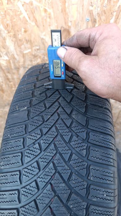 215/60 R16 Bridgestone Blizzak LM005