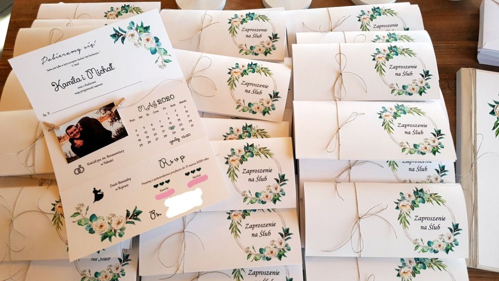 Zaproszenia ślubne ze zdjęciem, spinaczami, kwiaty