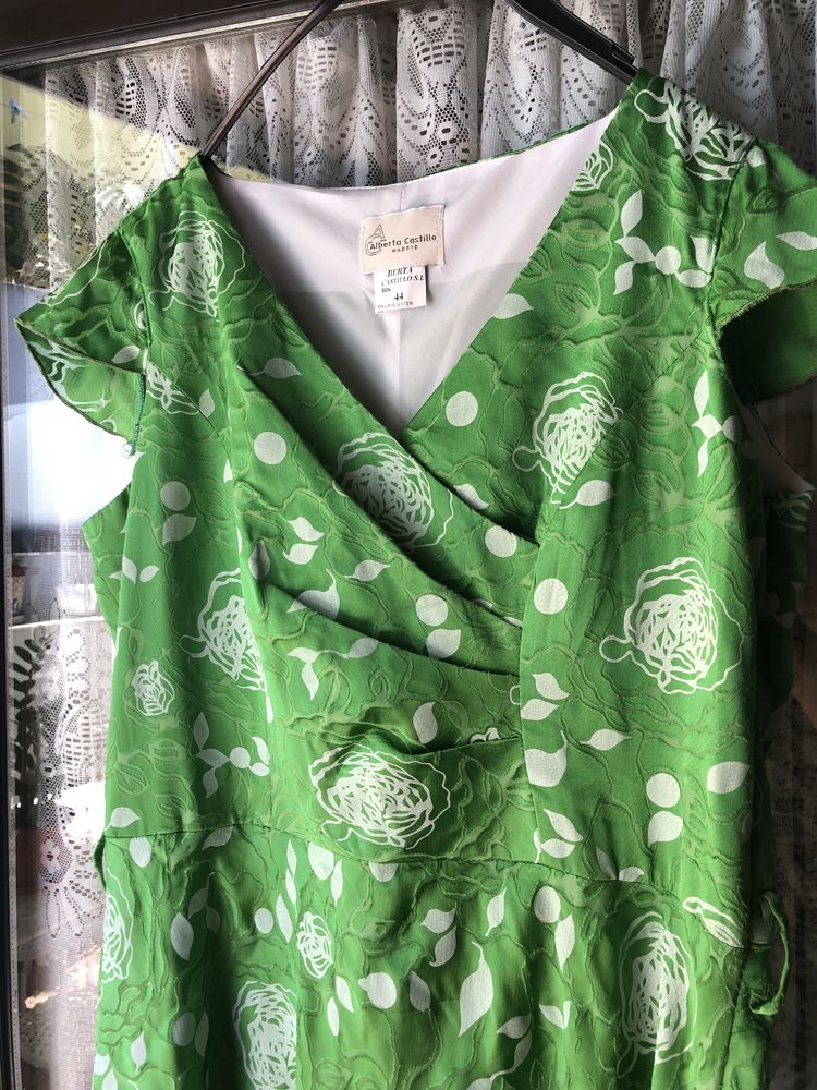 Vestido verde em tecido de qualidade tamanho M