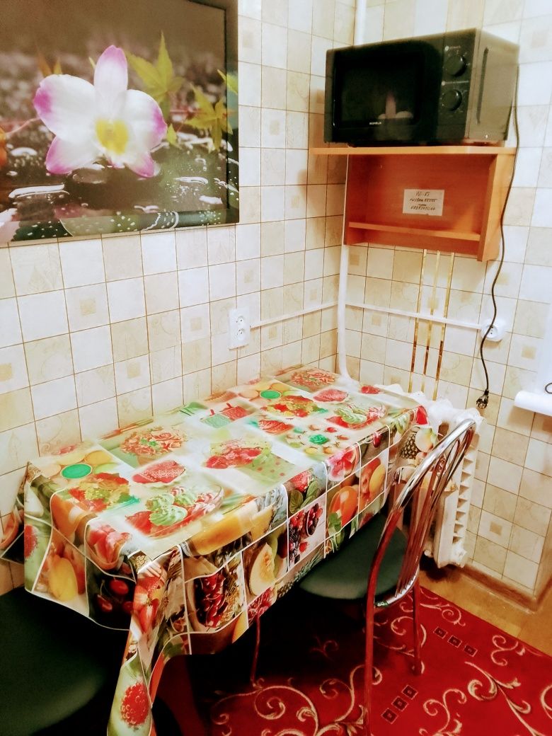 Посуточно 1 к.кв. проспект Центральный 124а, 3эт/9эт, wi-fi, 2 кровати