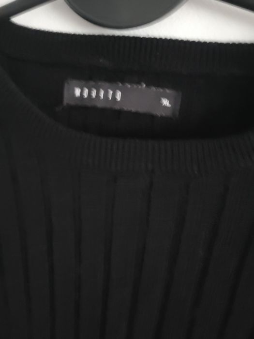 Czarny sweter Mohito rozm M