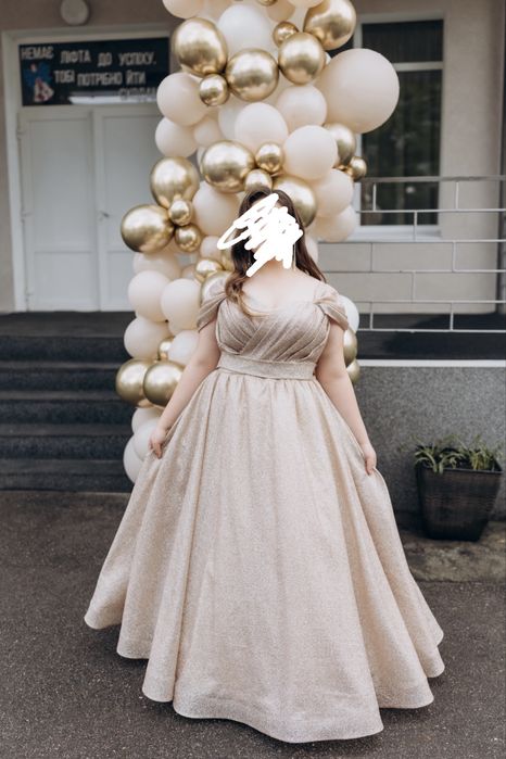 Вечірня сукня plus size