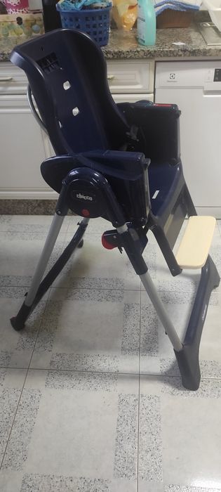 Vendo cadeira de comer da Chico, usada sem capa