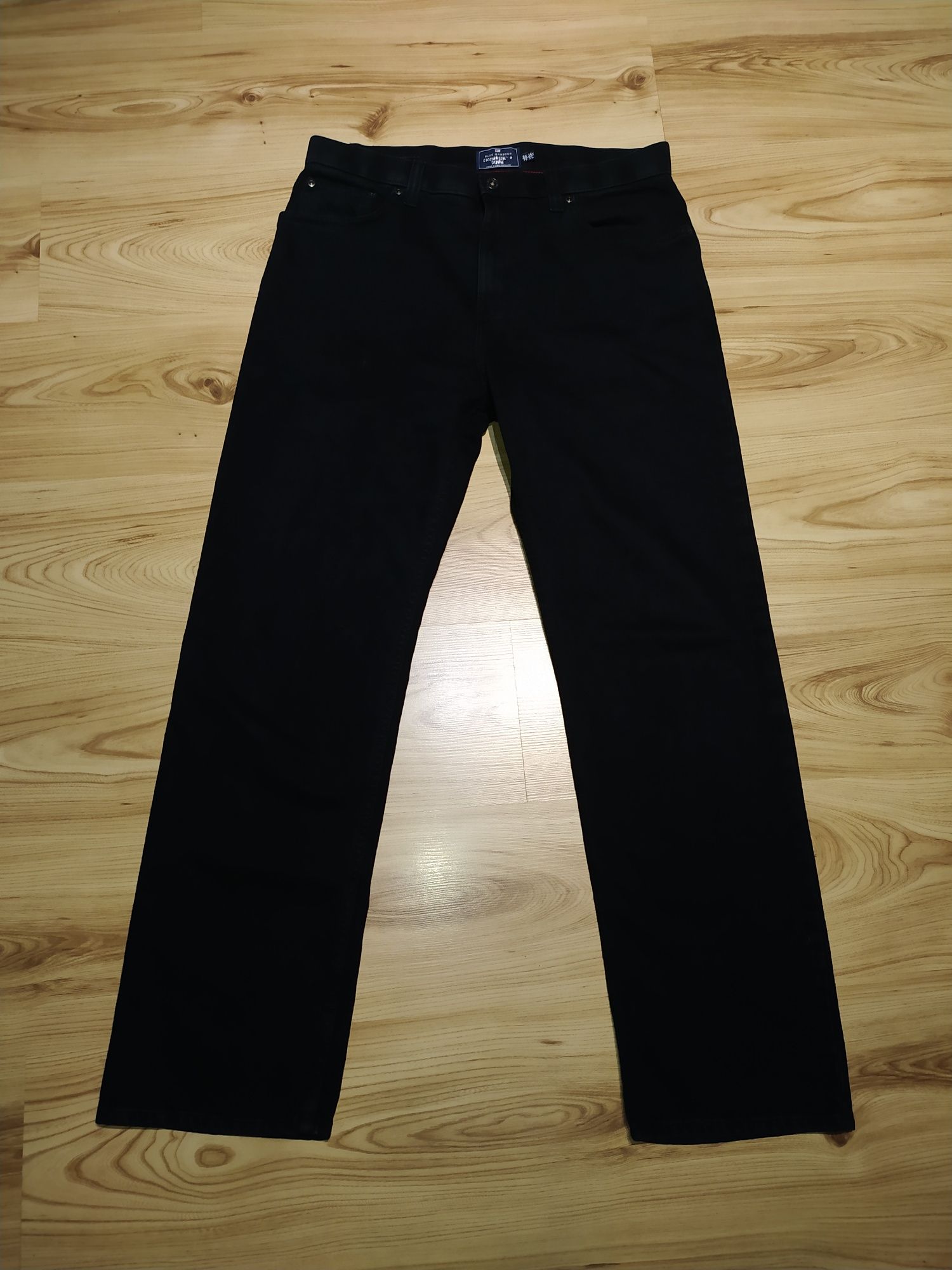 Czarne Spodnie Dżinsowe Jeansowe Blue Harbour Marks And Spencer