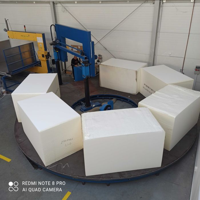 Krajarka pozioma, karuzelowa maszyna do ciecia pianki. Typ karuzela K5