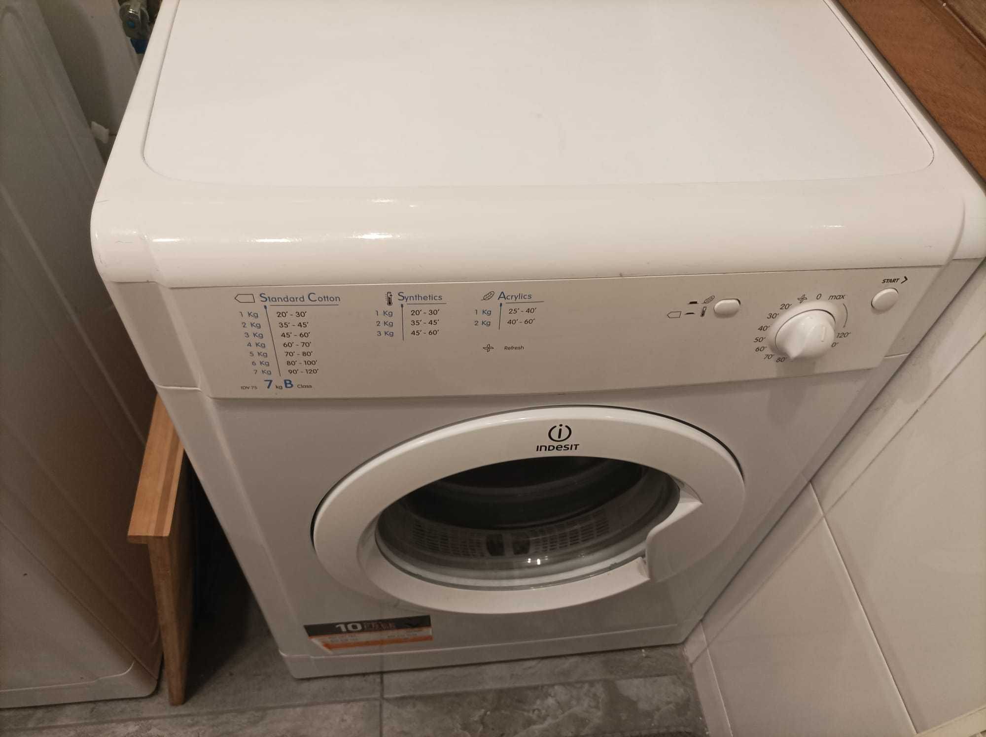 Máquina de secar roupa