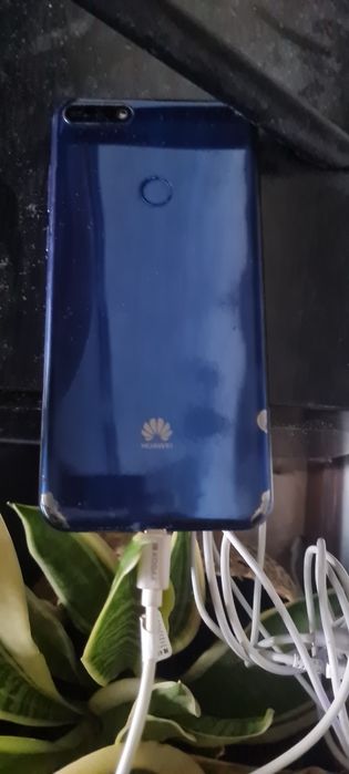 Huawei Y7 telemovel