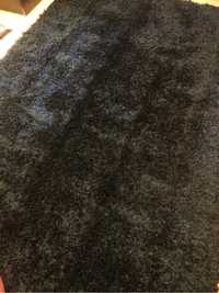 Carpete preta de sala/ quarto