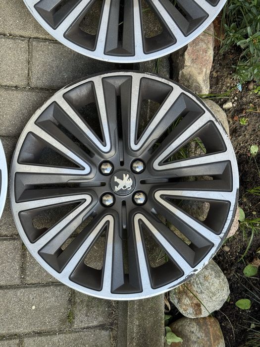 Oryginalne kołpaki 16” Peugeot 2008