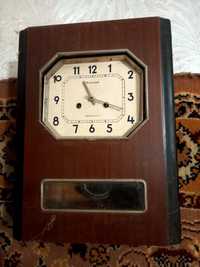 Продам старинные часы (СССР).
