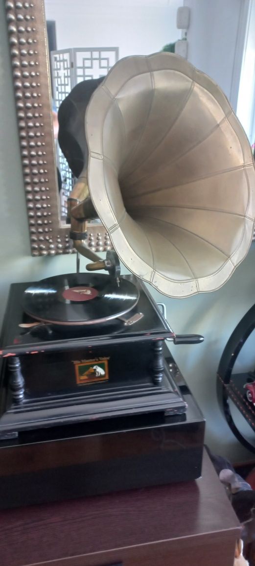 Grafonola His Master Voice
