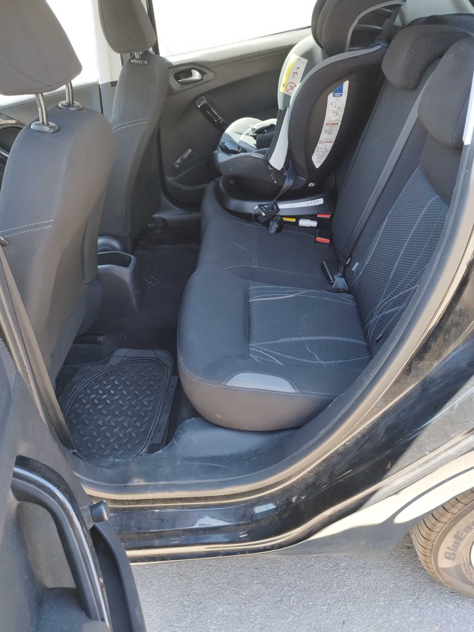 PEUGEOT 208 I Hatchback 1.4HDi. * OPORTUNIDADE *
