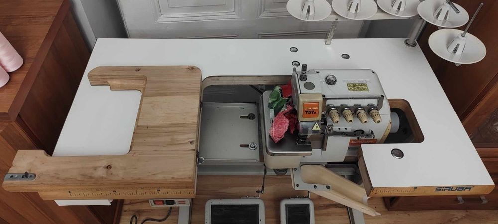 Maszyna Overlock Siruba 757K