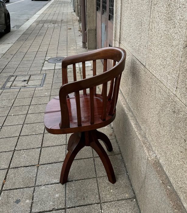 cadeira vintage anos 40/50 "Olaio"  giratória com almofada original