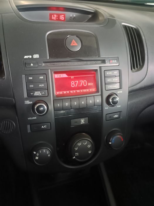 Kia cerato II 2009 рік