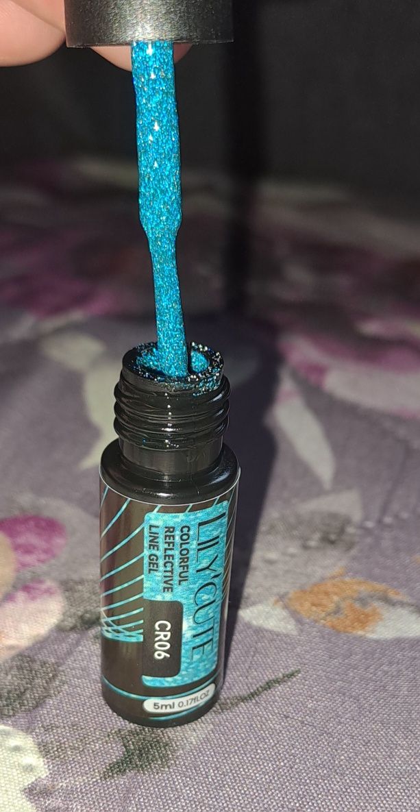 Żelowy lakier do paznokci LED UV