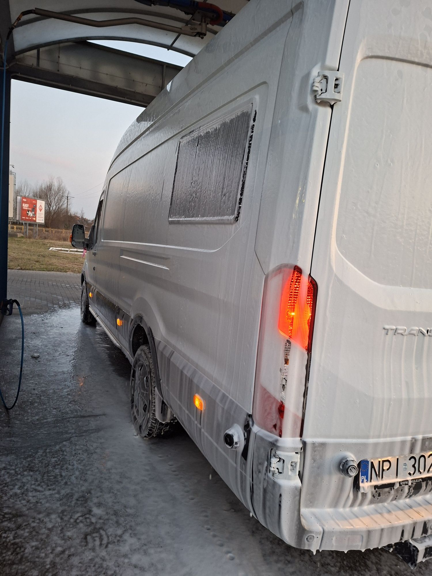 Sprzedam  bazę pod kampera w realizacji.