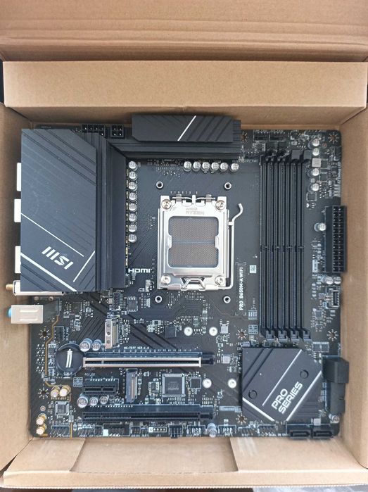 Материнська плата MSI PRO B650M-A WIFI (під відновлення)