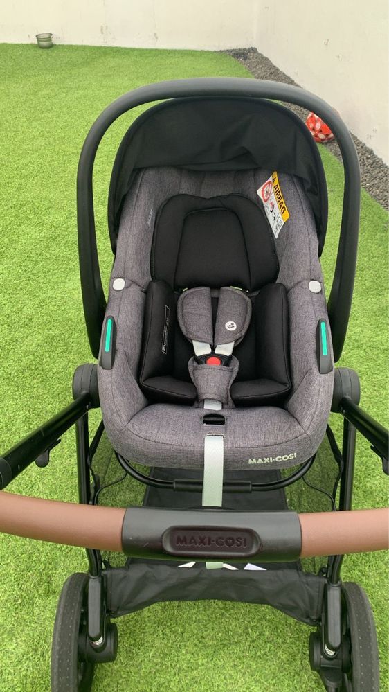 Carrinho bebé-Maxi Cosi- Zelia S Trio