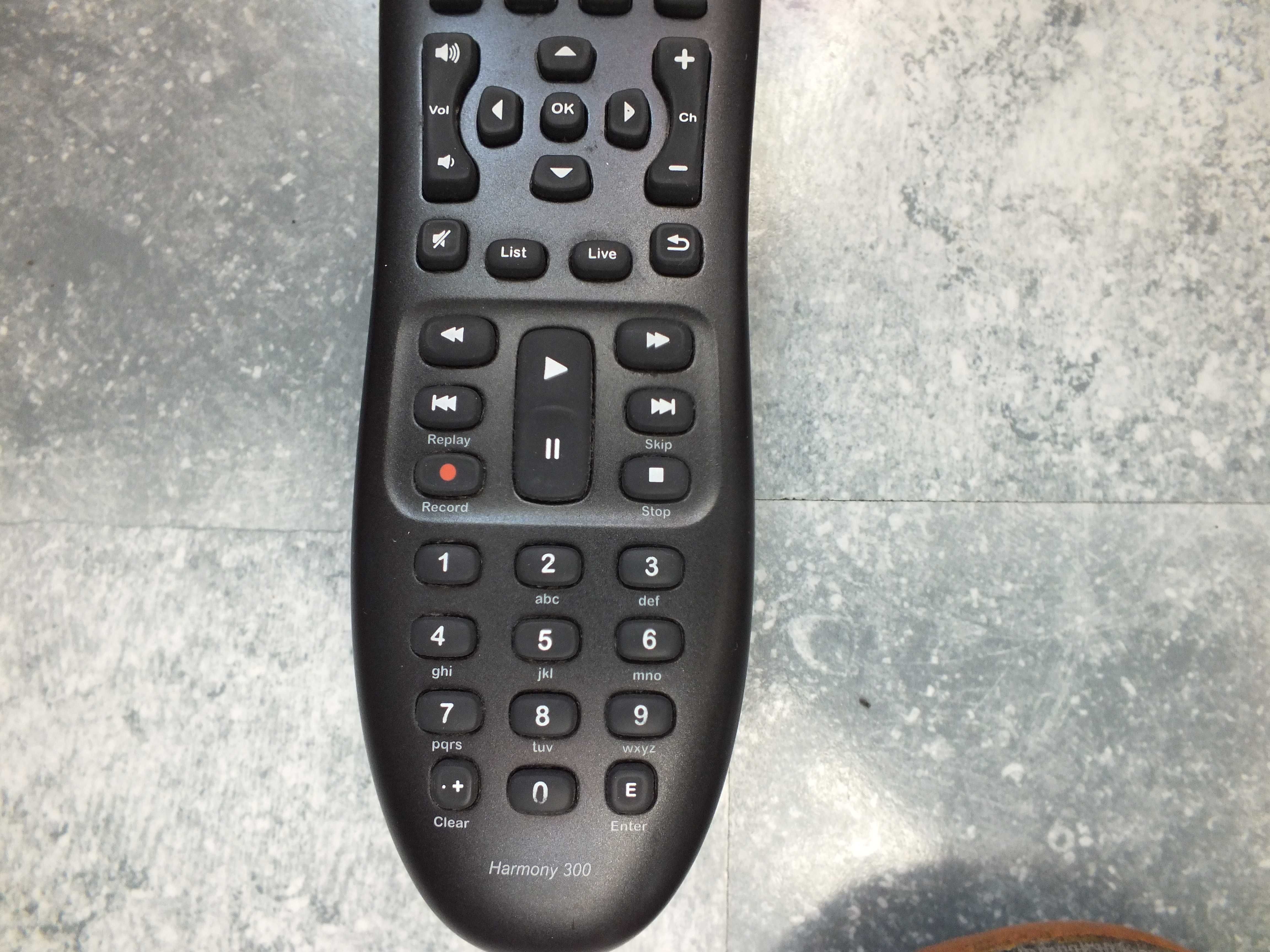 pilot uniwersalny LOGITECH HARMONY 300 Remote ,obsługa 4 urządzeń prl