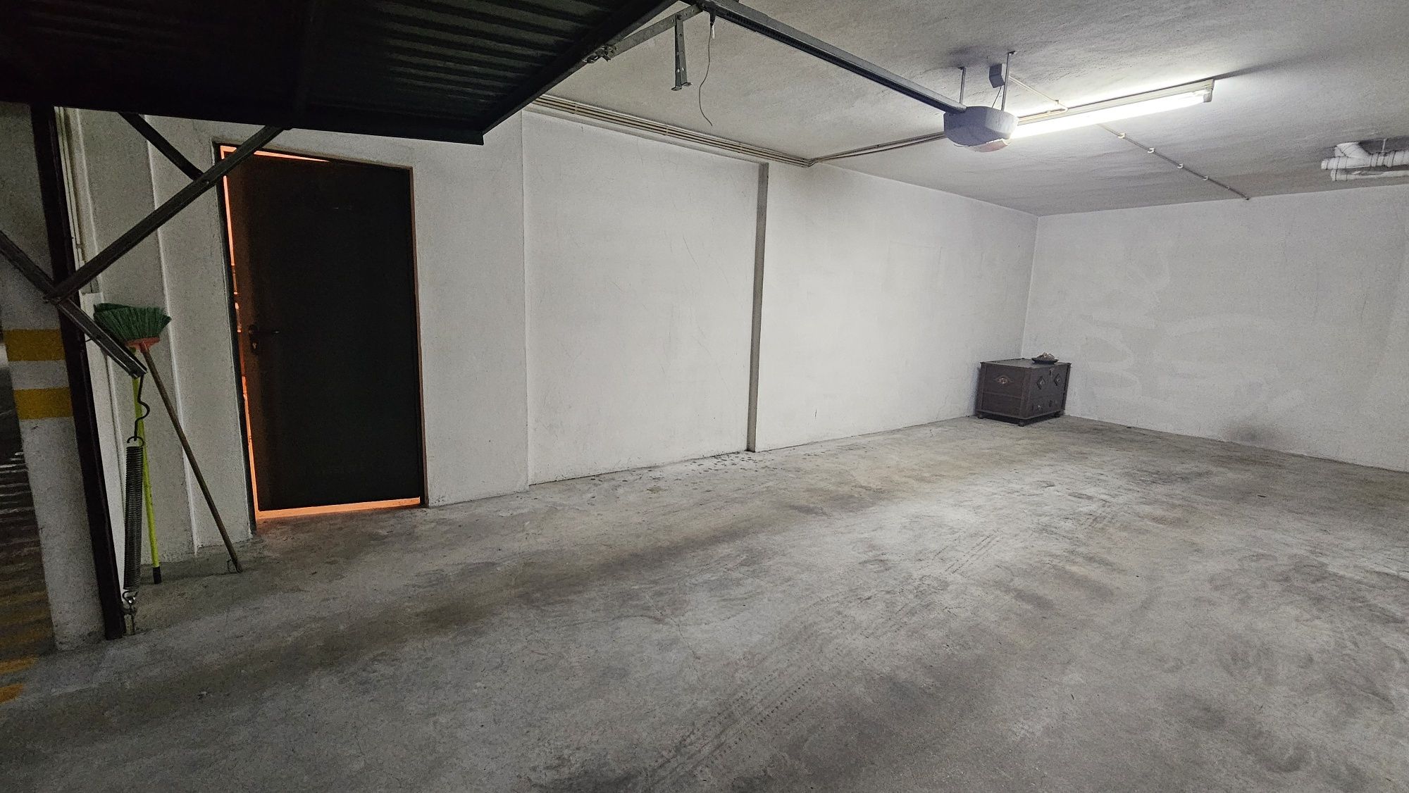 Garagem fechada 47m2 -
