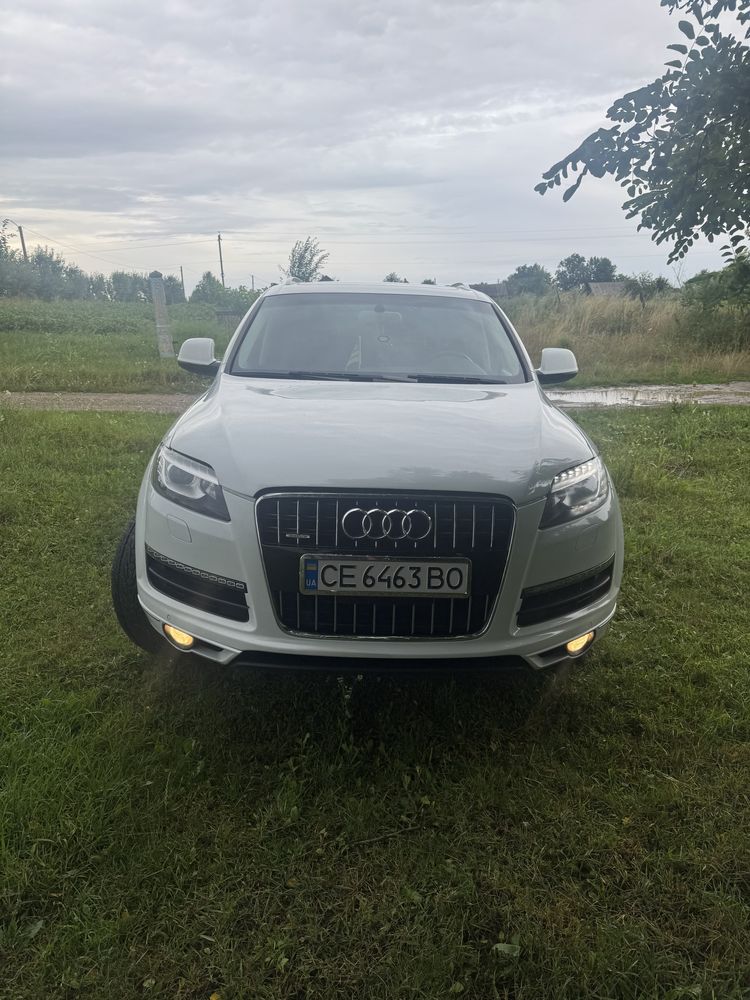 Ауді Q7 в гарному стані
