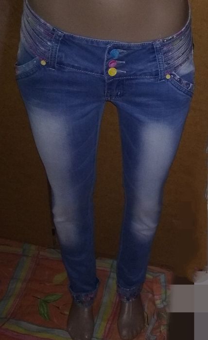 Новые женские джинсы